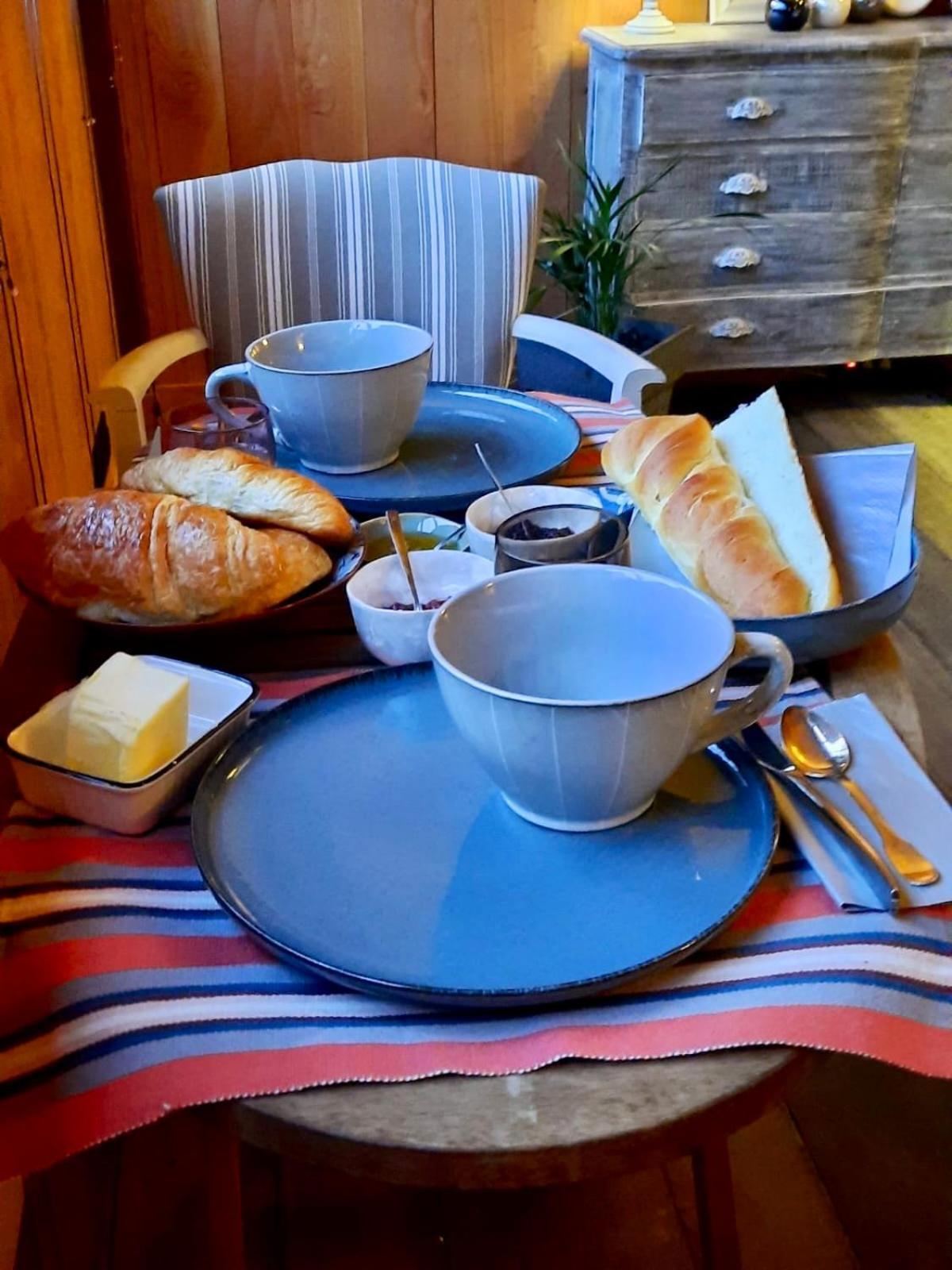 Bed and Breakfast Pierres Et Jardins Senlis  Zewnętrze zdjęcie
