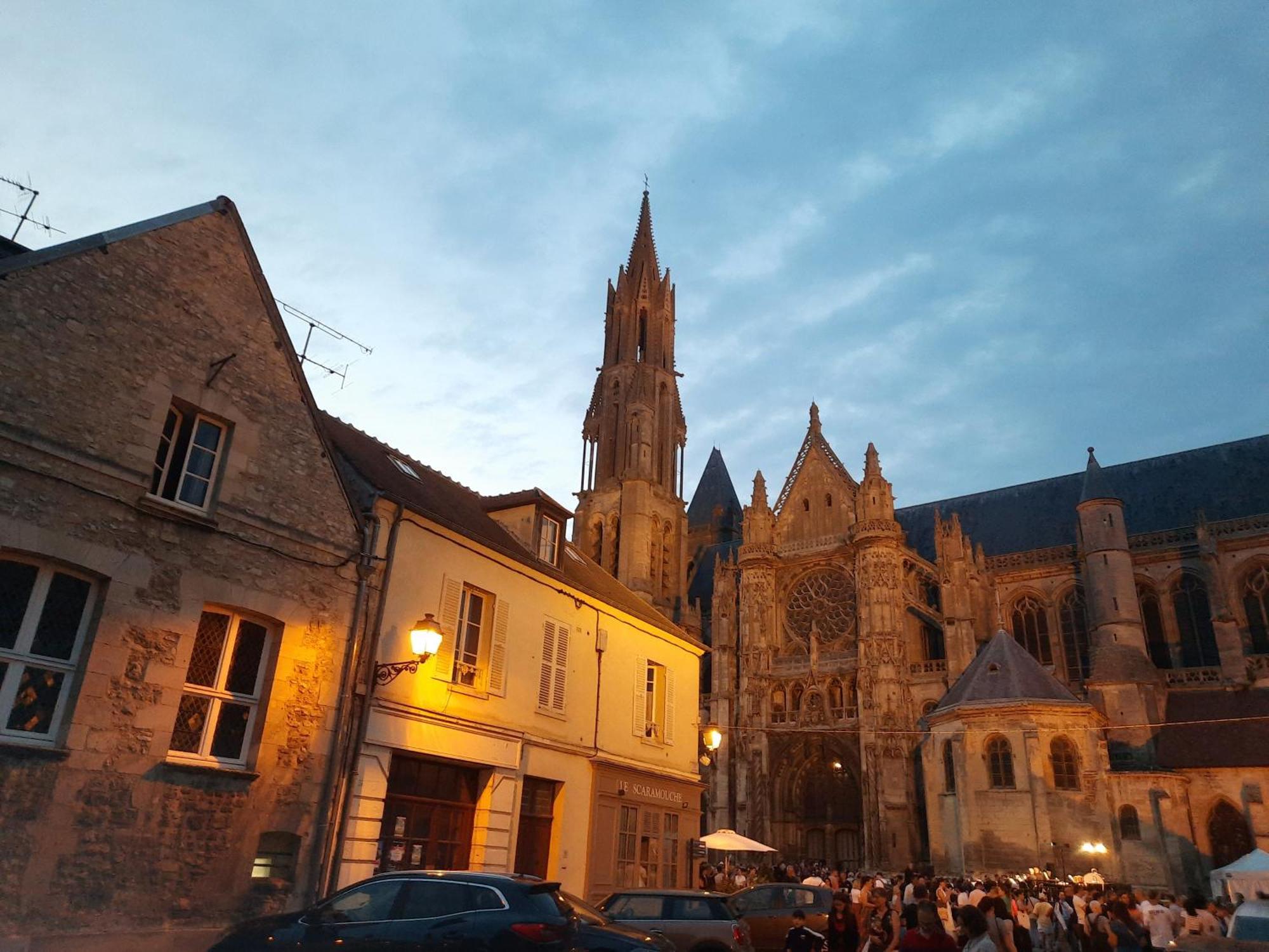 Bed and Breakfast Pierres Et Jardins Senlis  Zewnętrze zdjęcie