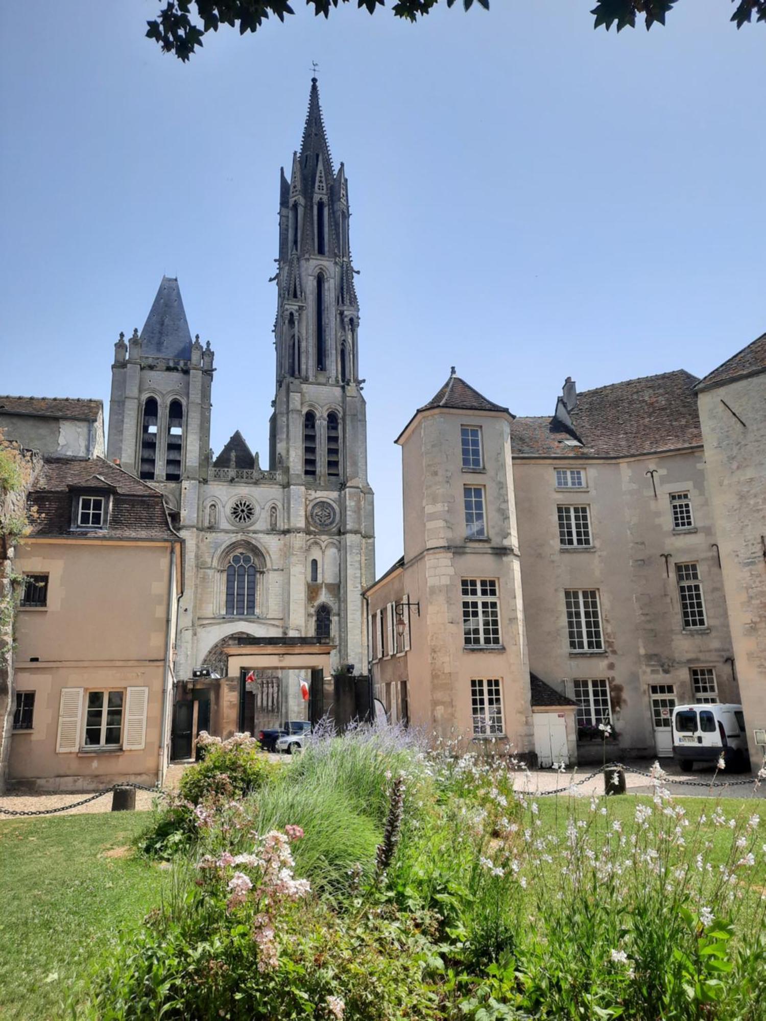 Bed and Breakfast Pierres Et Jardins Senlis  Zewnętrze zdjęcie